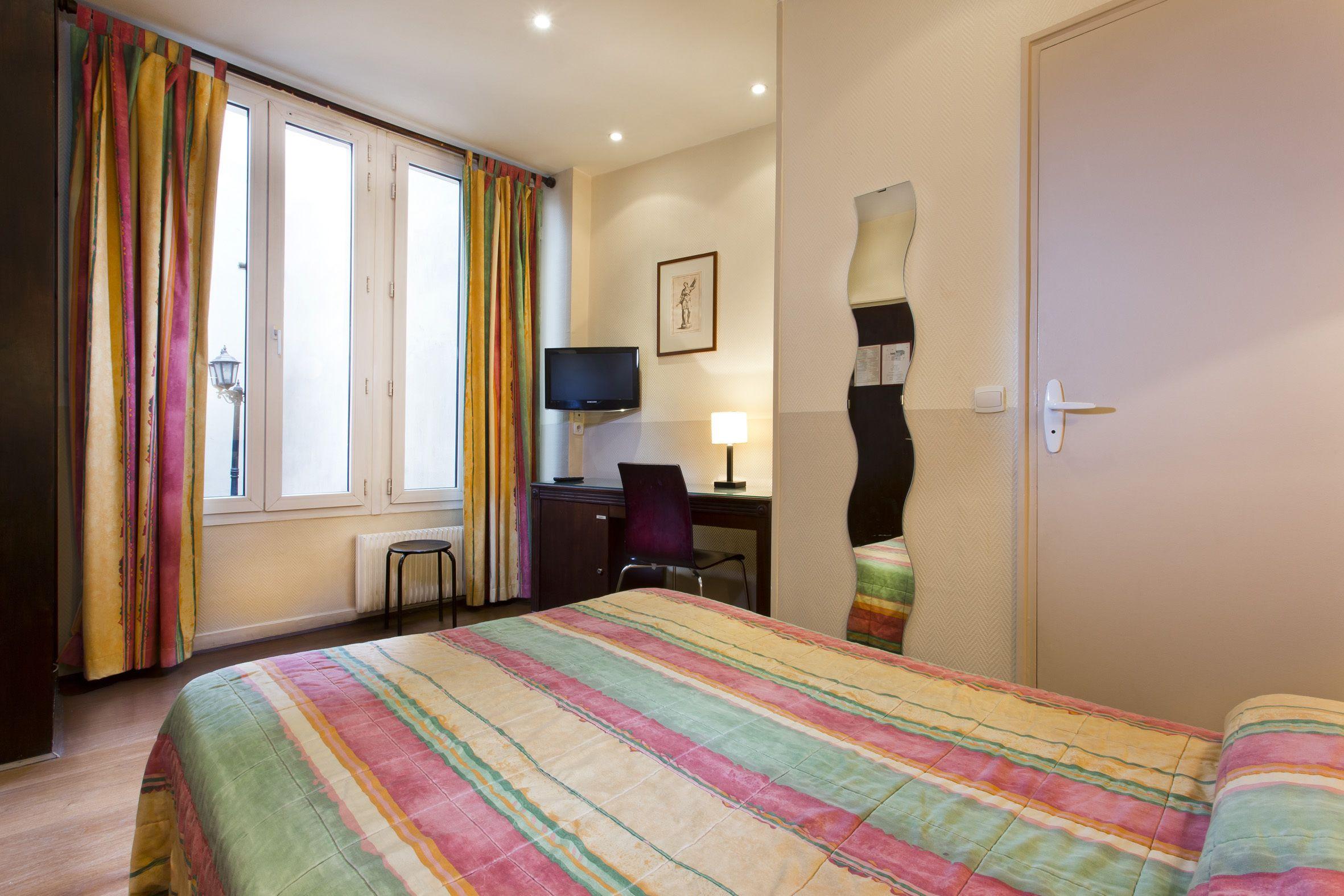 Merryl Hotel