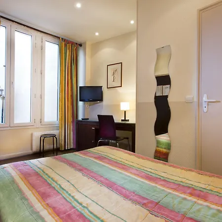 Merryl Hotel