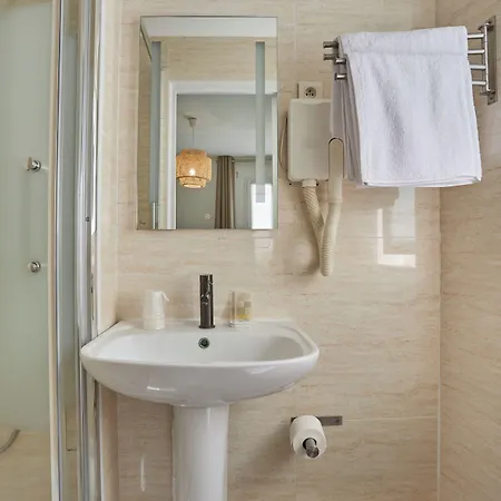 Merryl Hotel 3*